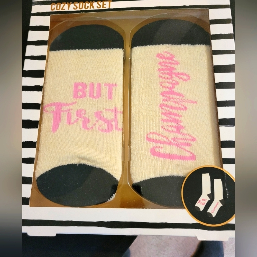 Novelty sock set